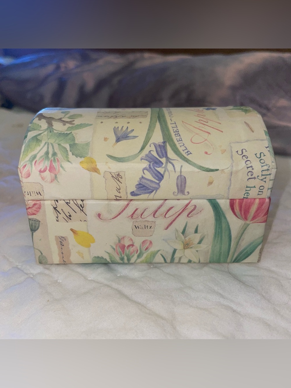 Vintage small Dome Botanical keepsakes box. 1970’s in pristine condition. - Picture 11 of 15